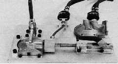 Simple manually loaded leak test fixture